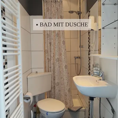Haus Krabbe Mit Doppelbetten, Fuer 1-2 Personen, Hunde Kostenfrei Willkommen, Kostenfreier Parkplatz, Zwischen Bremerhaven Und Cuxhaven Gelegen Wremen