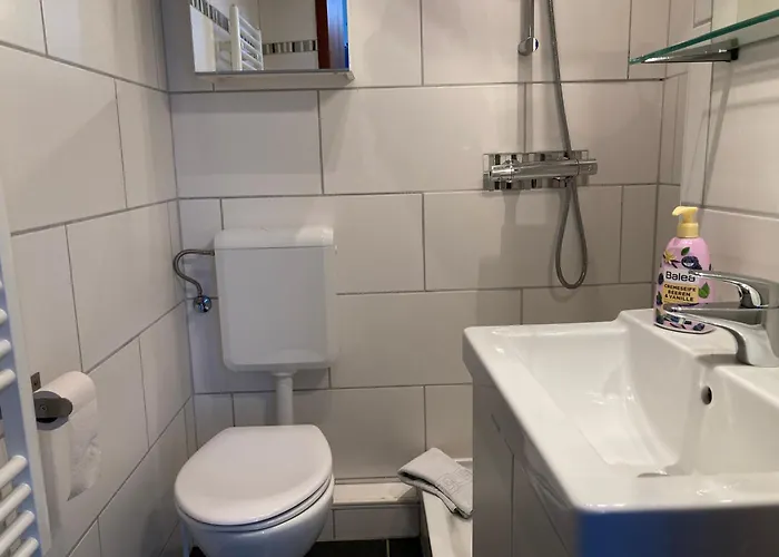 Haus Krabbe Apartments, Fuer 1-2 Personen, Hunde Kostenfrei Willkommen, Kostenfreier Parkplatz, Zwischen Bremerhaven Und Cuxhaven Gelegen *